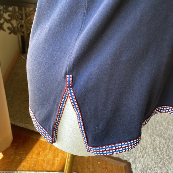 J.CREW EMBROIDERED V-NECK NAVY SLEEVELESS TEE - Picture 4 of 6